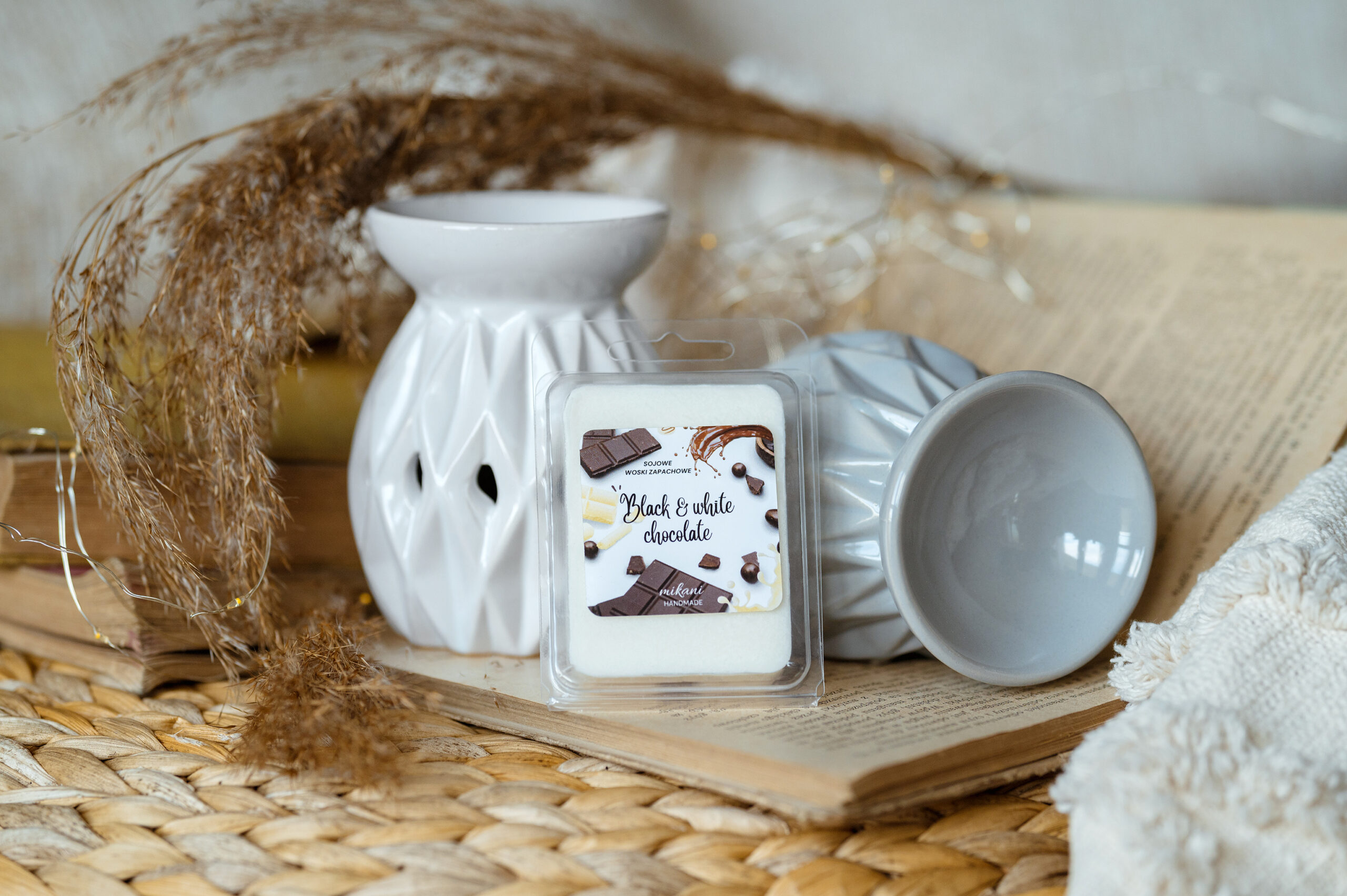 Sojowy Wosk Zapachowy Black & White Chocolate 1 Sojowy wosk zapachowy Black & White Chocolate 60g w kostkach - ręcznie robiony - Mikani Candles