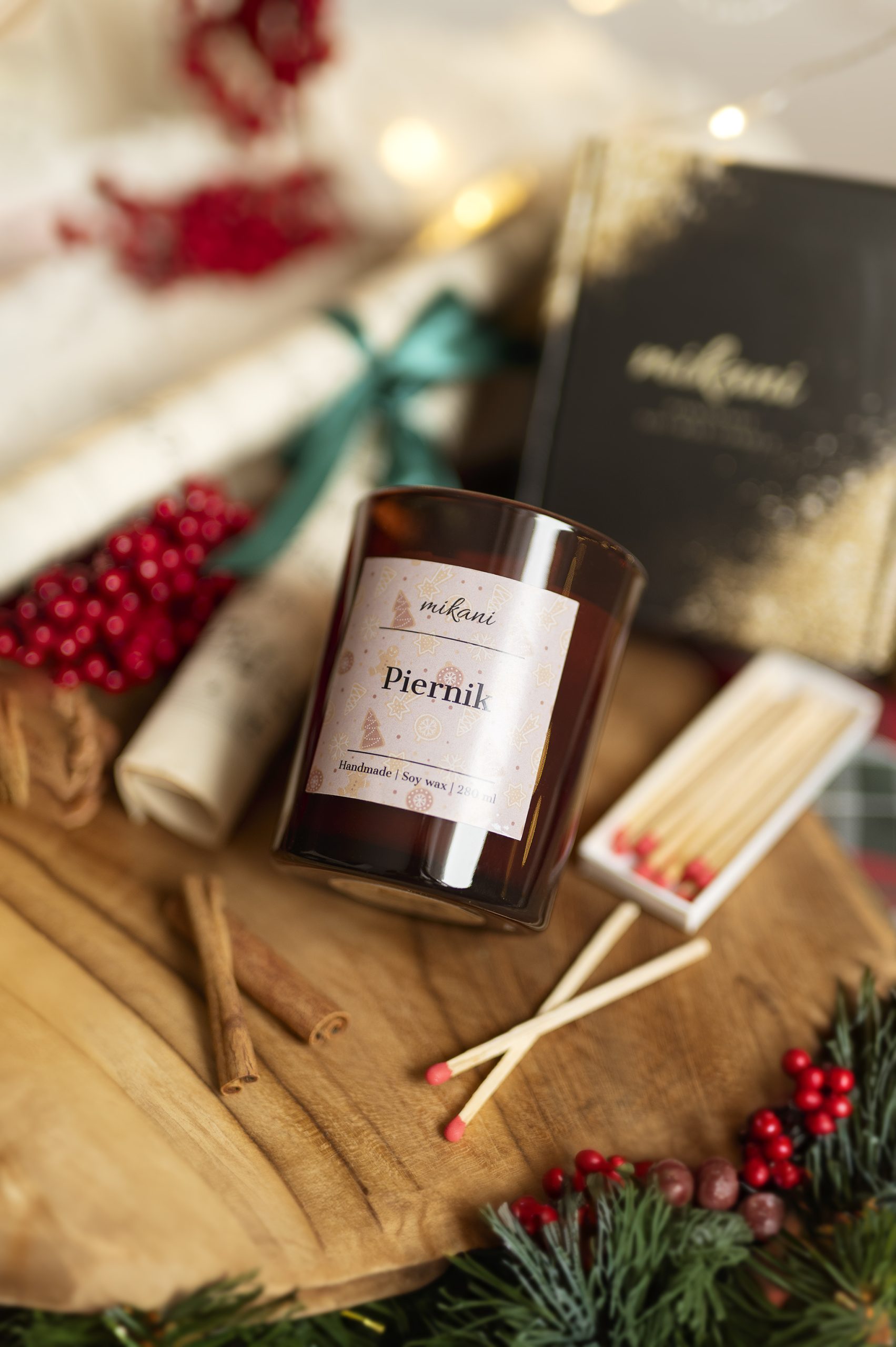 Świeca Sojowa Piernik 2 Świeca Sojowa Piernik – świeca sojowa zapachowa z drewnianym knotem | Mikani Candles
